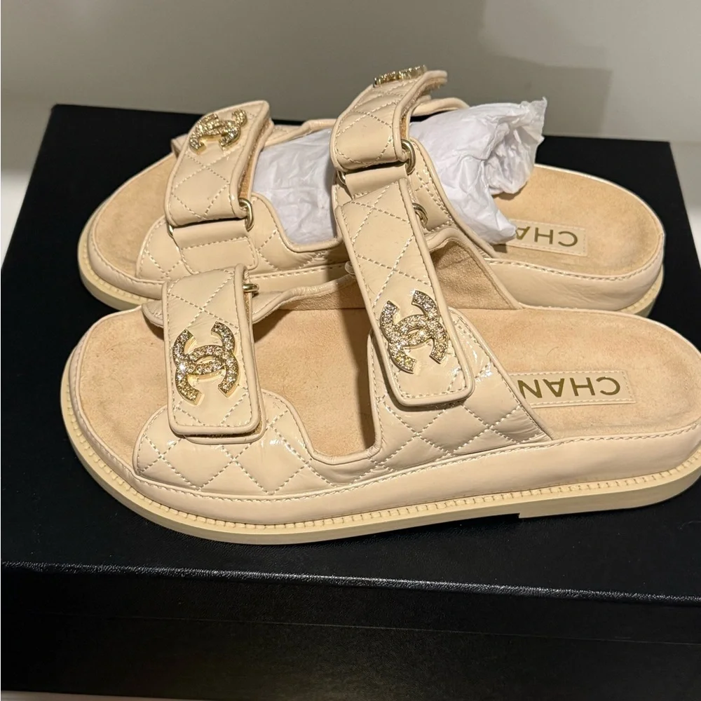 CHANEL Beige Sandals with Gold CC Logo - Picture 1 of 10